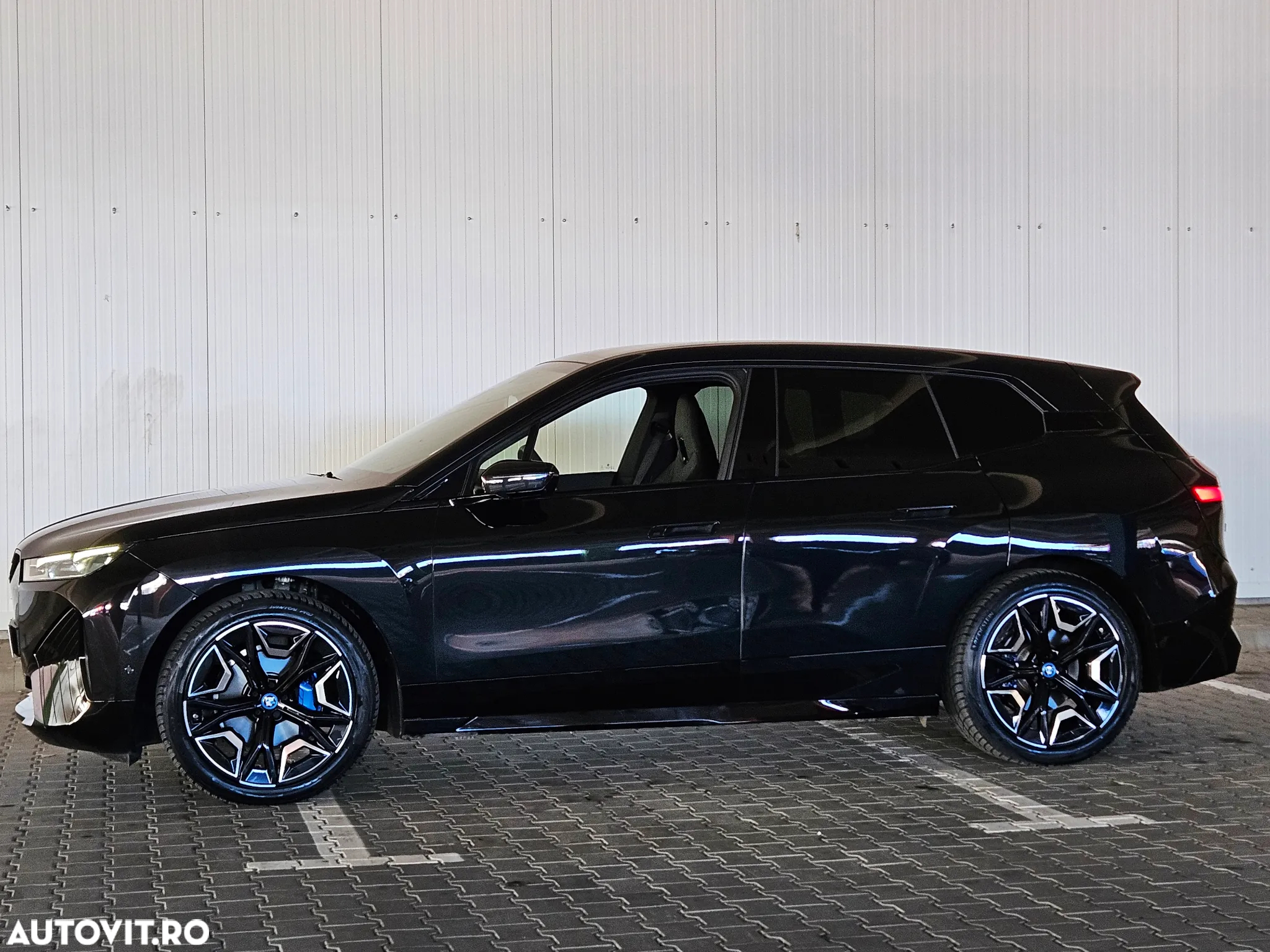 BMW iX xDrive40 - 16