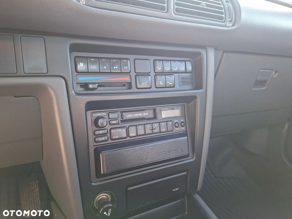 Toyota Camry - 12