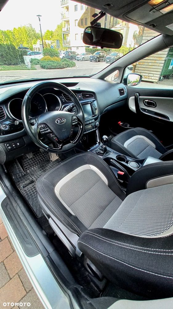 Kia Ceed 1.6 GDI Business Line - 12