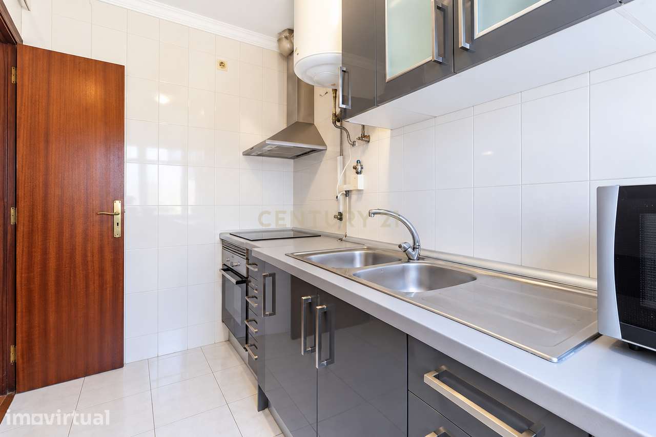 Apartamento T2 em Cacilhas — Onde Almada encontra o Tejo - Grande imagem: 4/19