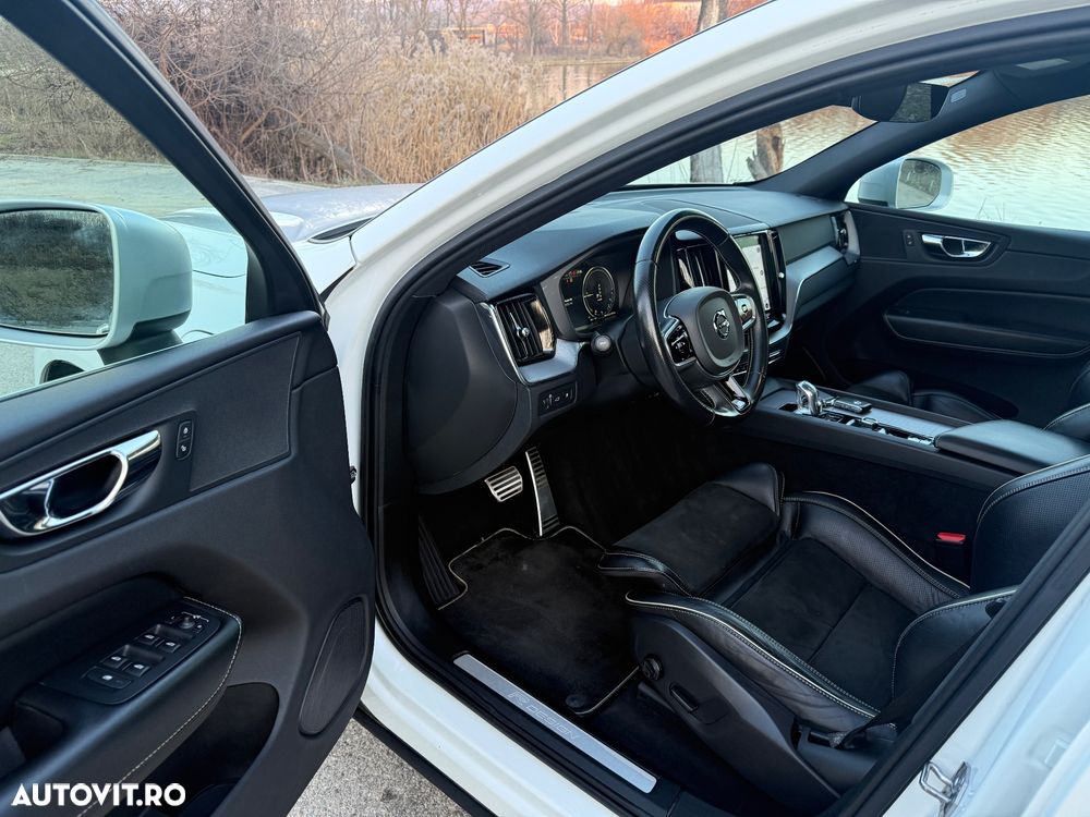 Volvo XC 60 T8 Twin Engine AWD R-Design - 12