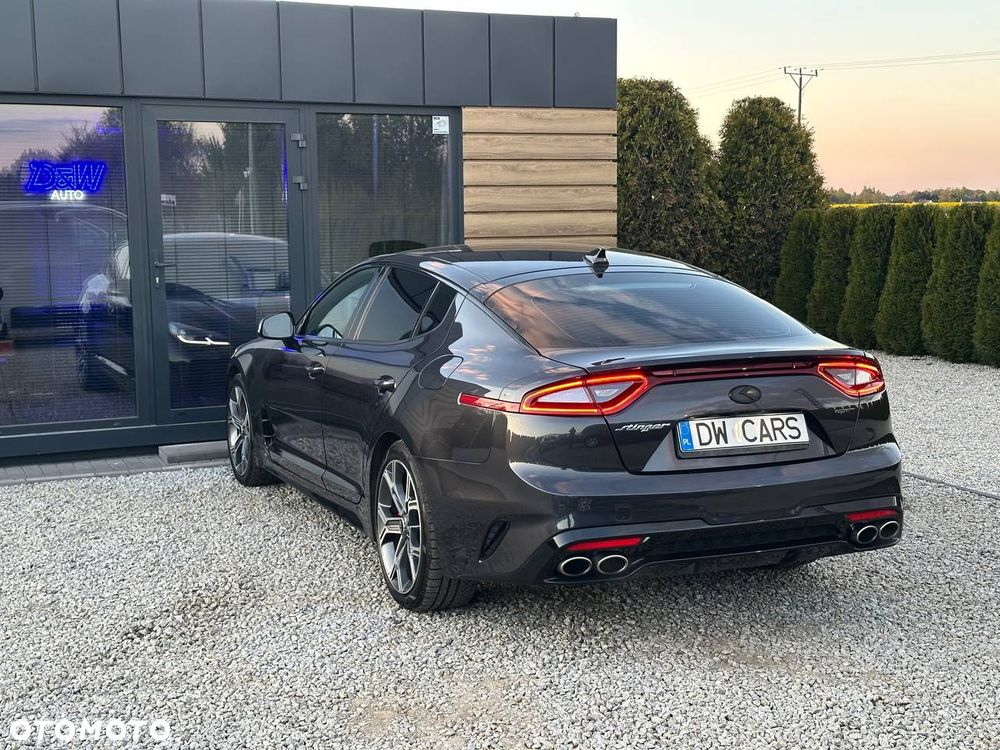 Kia Stinger - 8