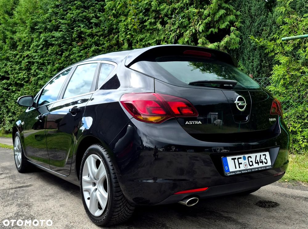 Opel Astra 1.4 Turbo - 4