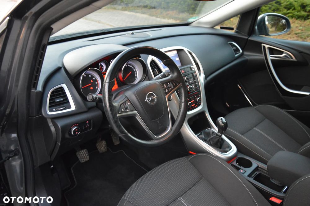 Opel Astra 1.6 Turbo Cosmo - 14