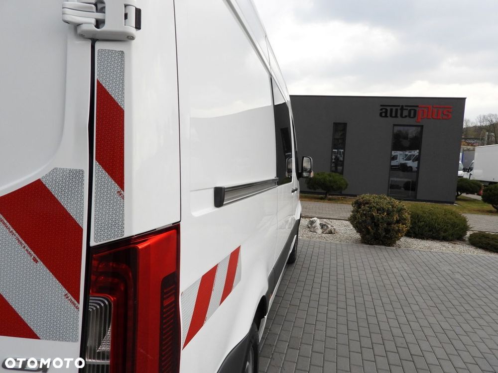 Mercedes-Benz SPRINTER 316 BRYGADÓWKA  6 MIEJSC TEMPOMAT NAWIGACJA LEDY AUTOMAT  KLIMATYZACJA  160KM - 17