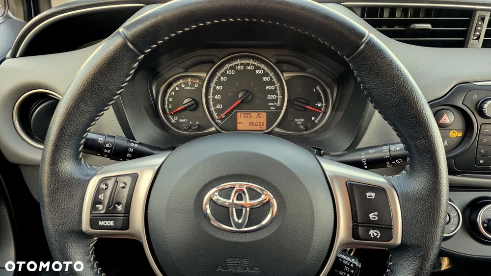 Toyota Yaris 1.33 Premium - 13