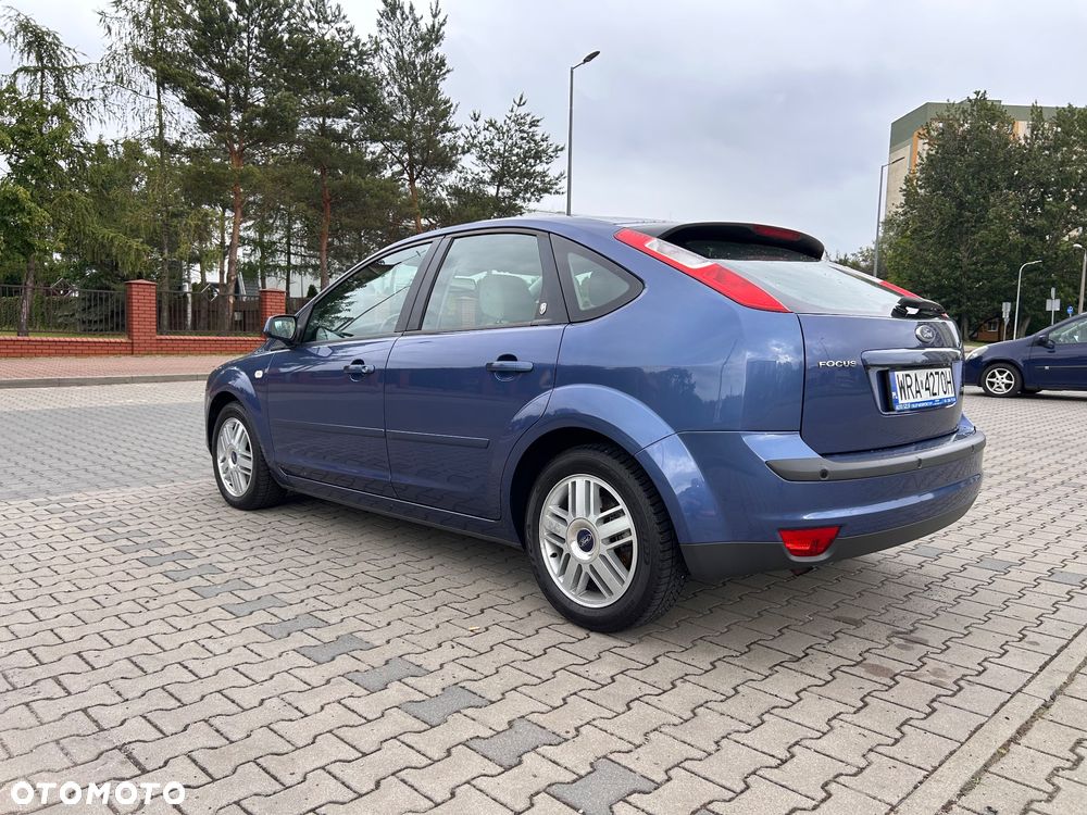 Ford Focus 2.0 Ghia - 3