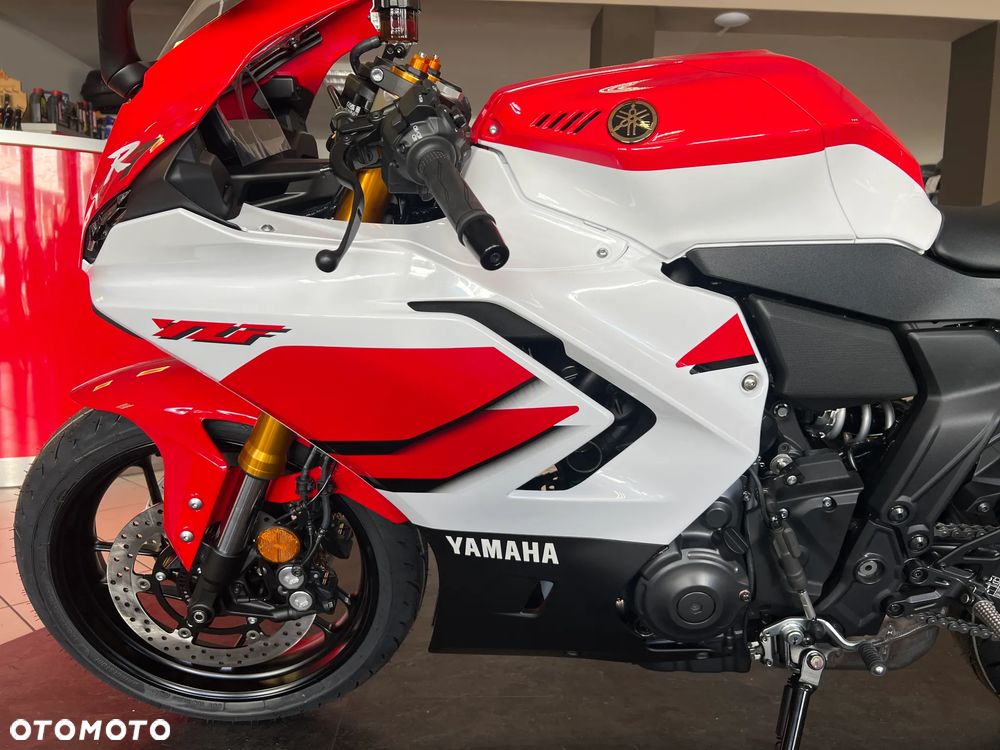 Yamaha R7 - 7
