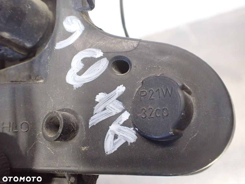 WKŁAD LAMPY PRAWY TYŁ AUDI A4 B6 1.9 - 5