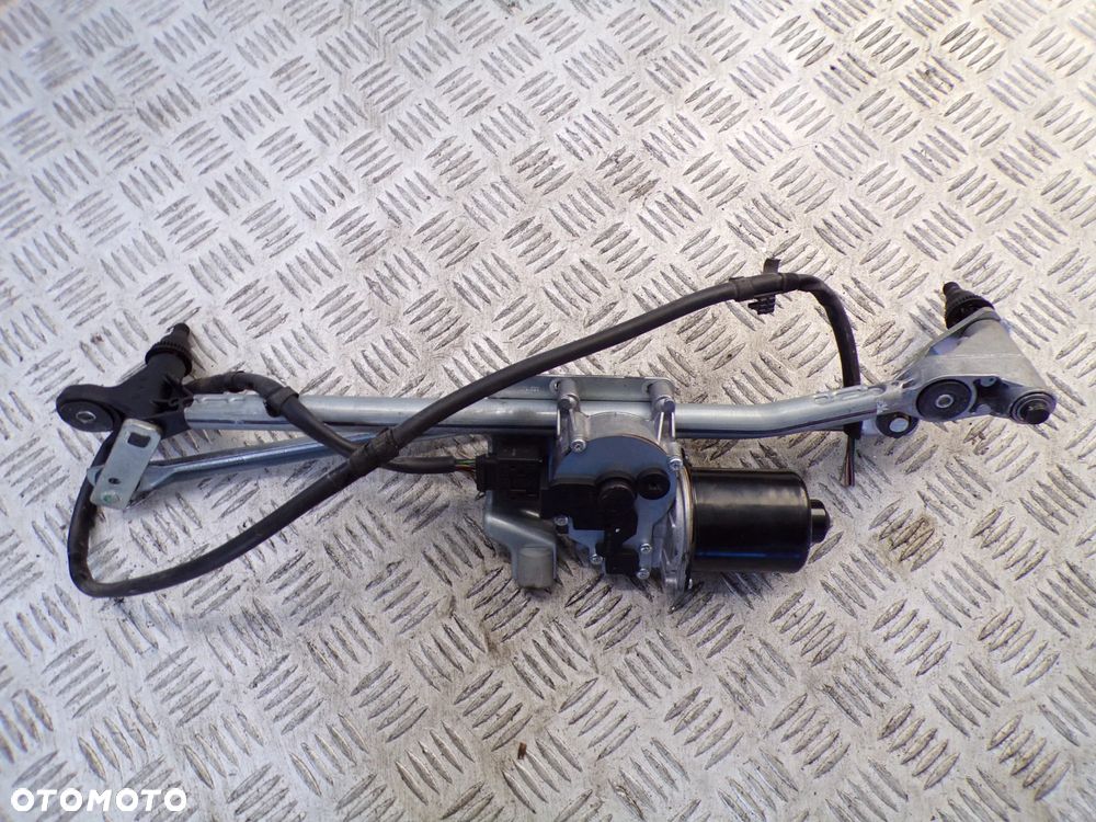 MECHANIZM WYCIERACZEK BMW E82 - 2
