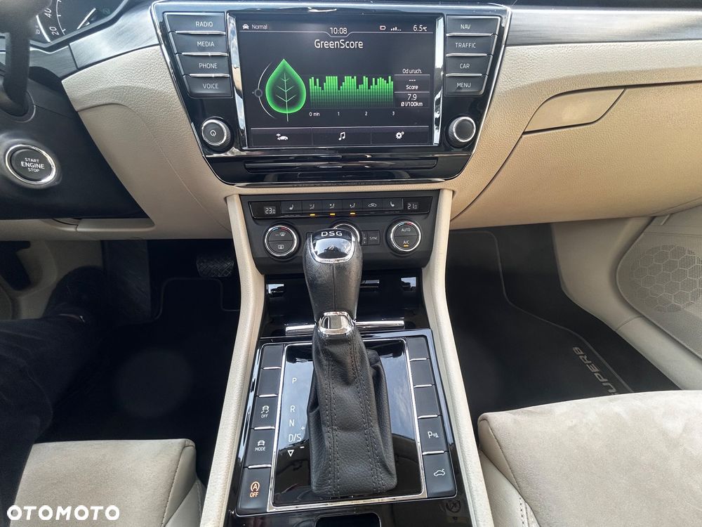 Skoda Superb 2.0 TDI Style DSG - 19