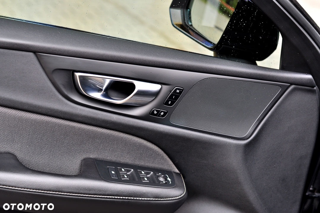 Volvo V60 B4 D Geartronic RDesign - 16
