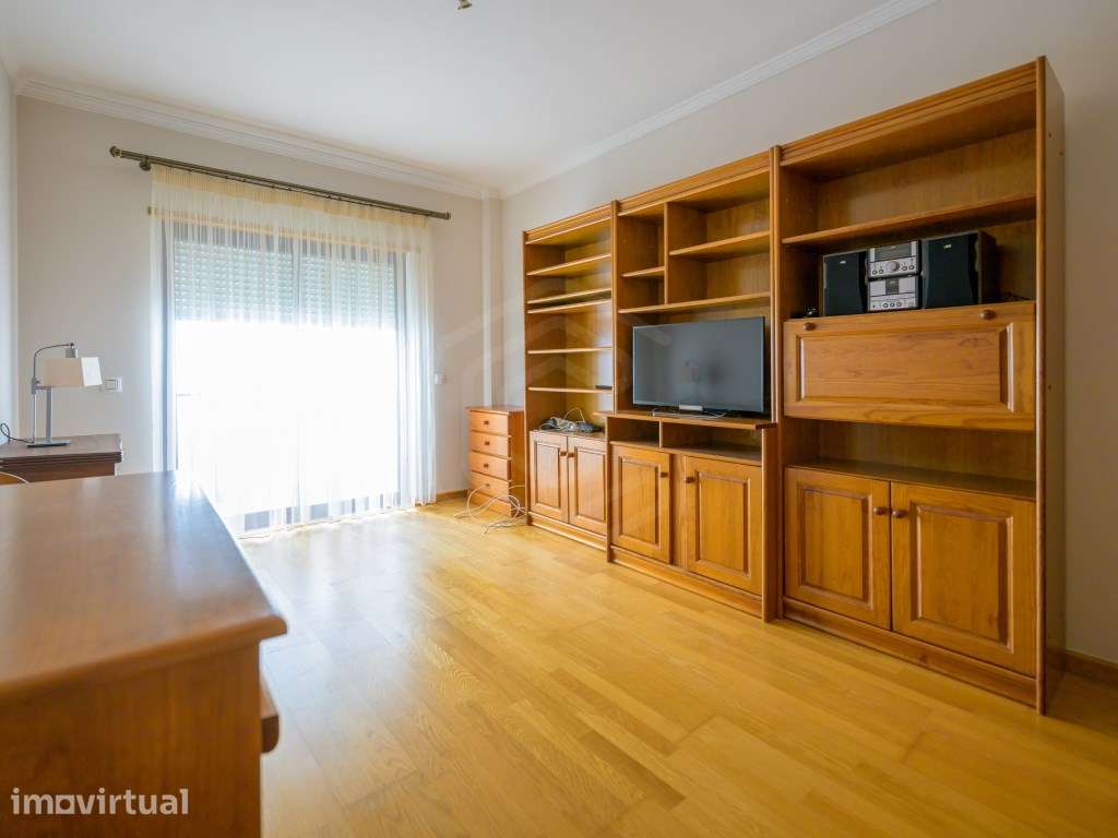 Apartamento T3 localizado na avenida principal de Loulé, Algarve - Grande imagem: 2/29