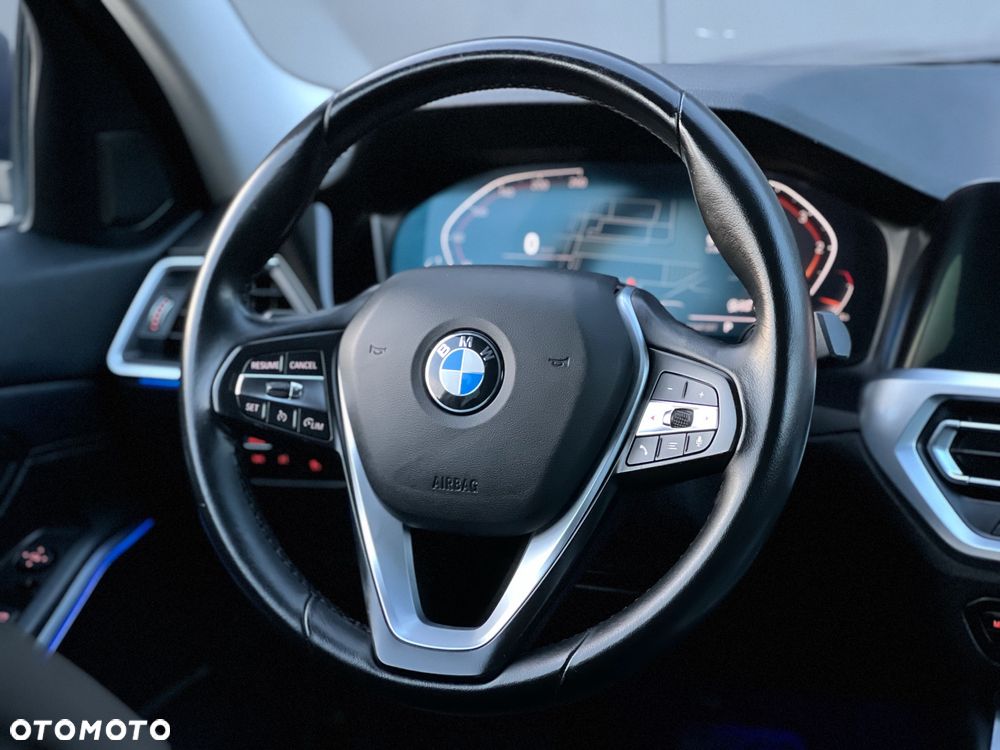BMW Seria 3 320d Sport Line Shadow sport - 34