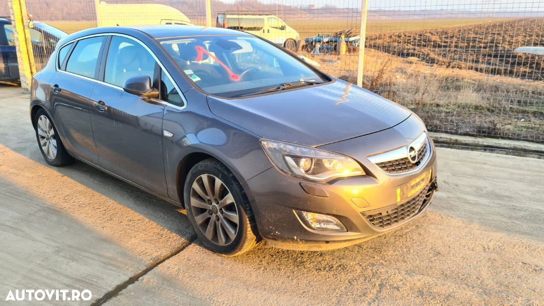 Dezmembrari Opel Astra J 1.7 CDTi - 9