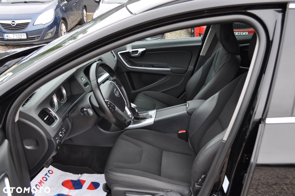 Volvo V60 D4 Geartronic Momentum - 14