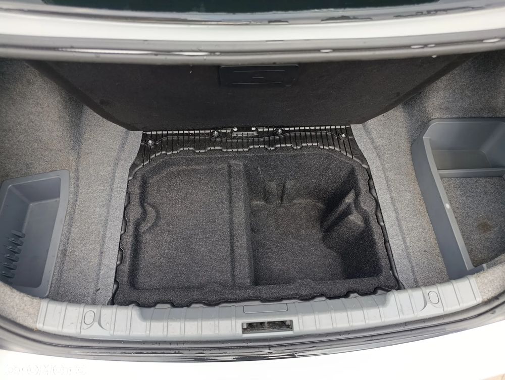 BMW Seria 3 320i - 17