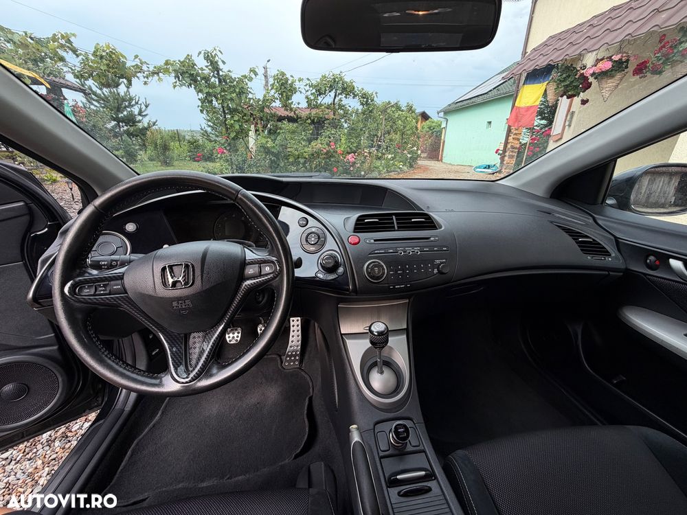 Honda Civic 1.8 TypeS Plus - 25