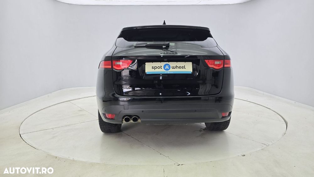 Jaguar F-Pace - 7