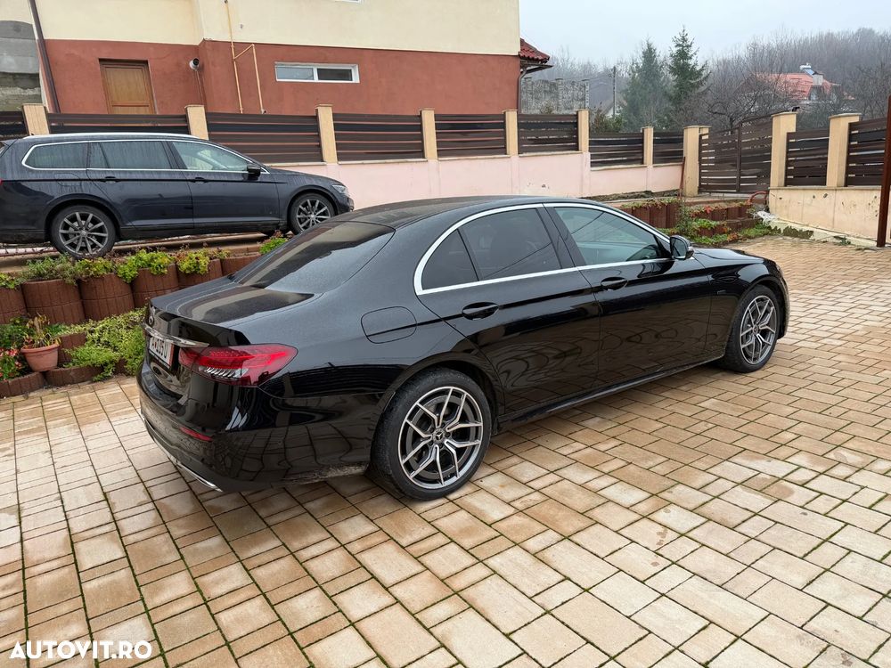 Mercedes-Benz E 300 de Aut. - 5