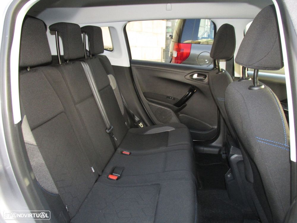 Peugeot 2008 1.2 PureTech Signature - 18