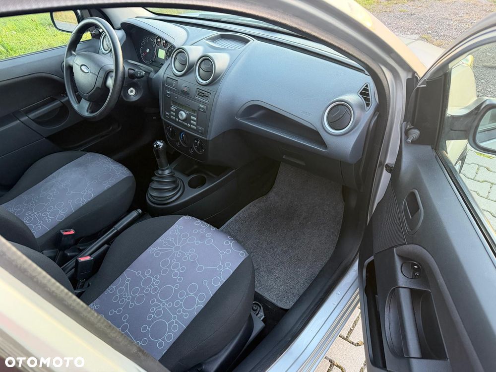 Ford Fiesta 1.4 Ambiente - 10
