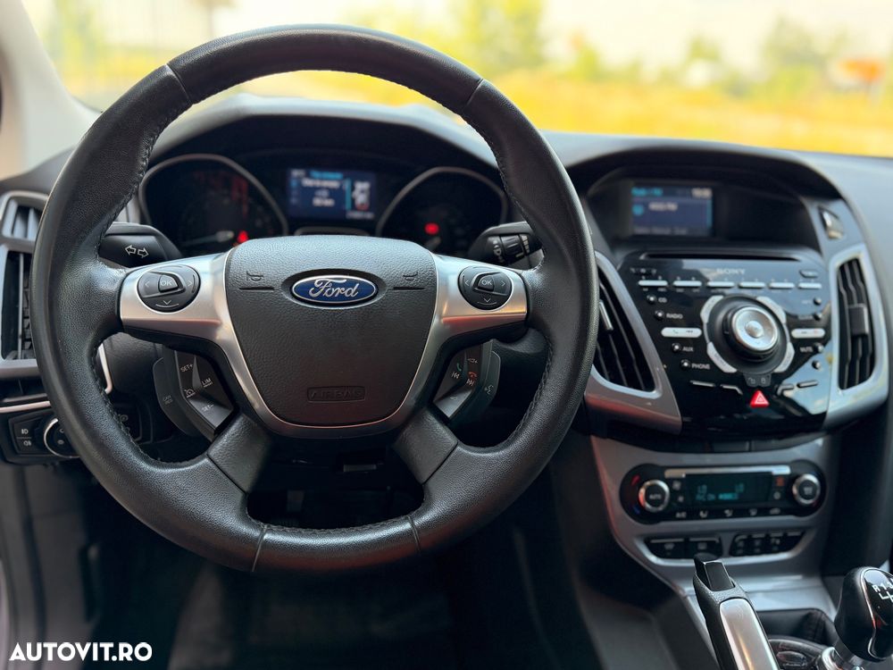 Ford Focus 1.6 EcoBoost Start-Stopp-System Titanium - 27