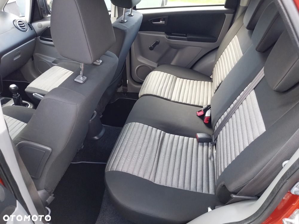 Suzuki SX4 1.6 Premium - 15
