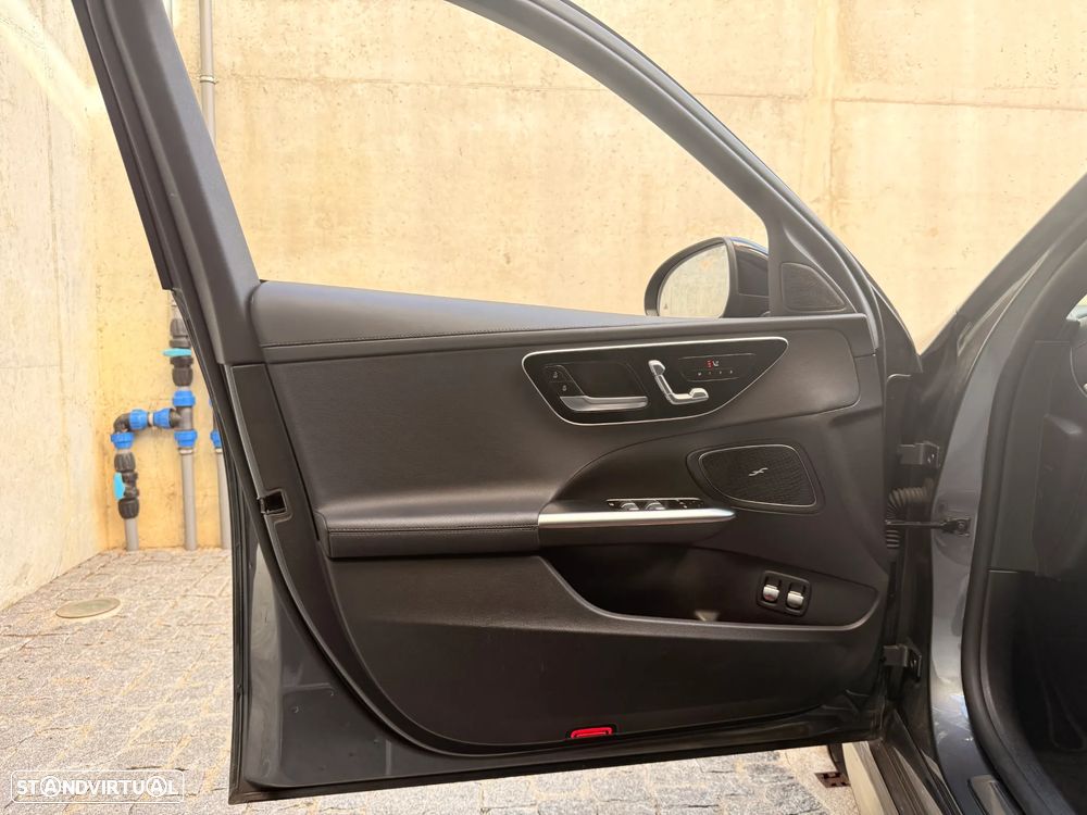 Mercedes-Benz C 300 e AMG Line - 29