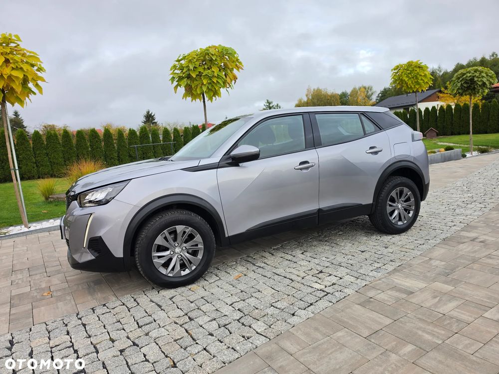 Peugeot 2008 1.2 Pure Tech Allure S&S - 11