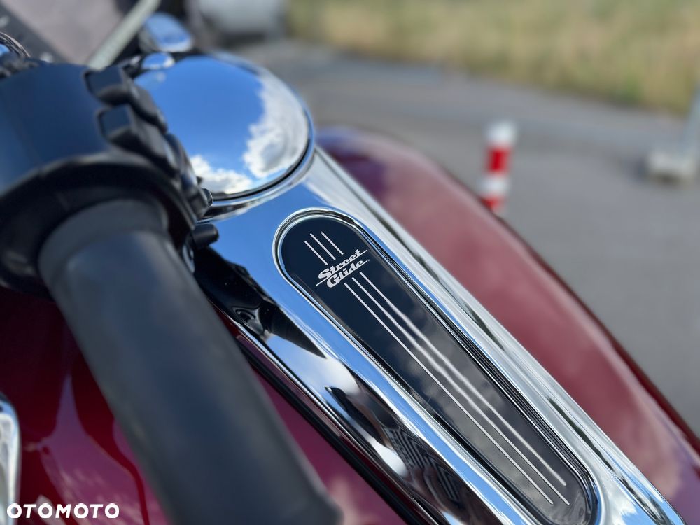Harley-Davidson Touring Street Glide - 8