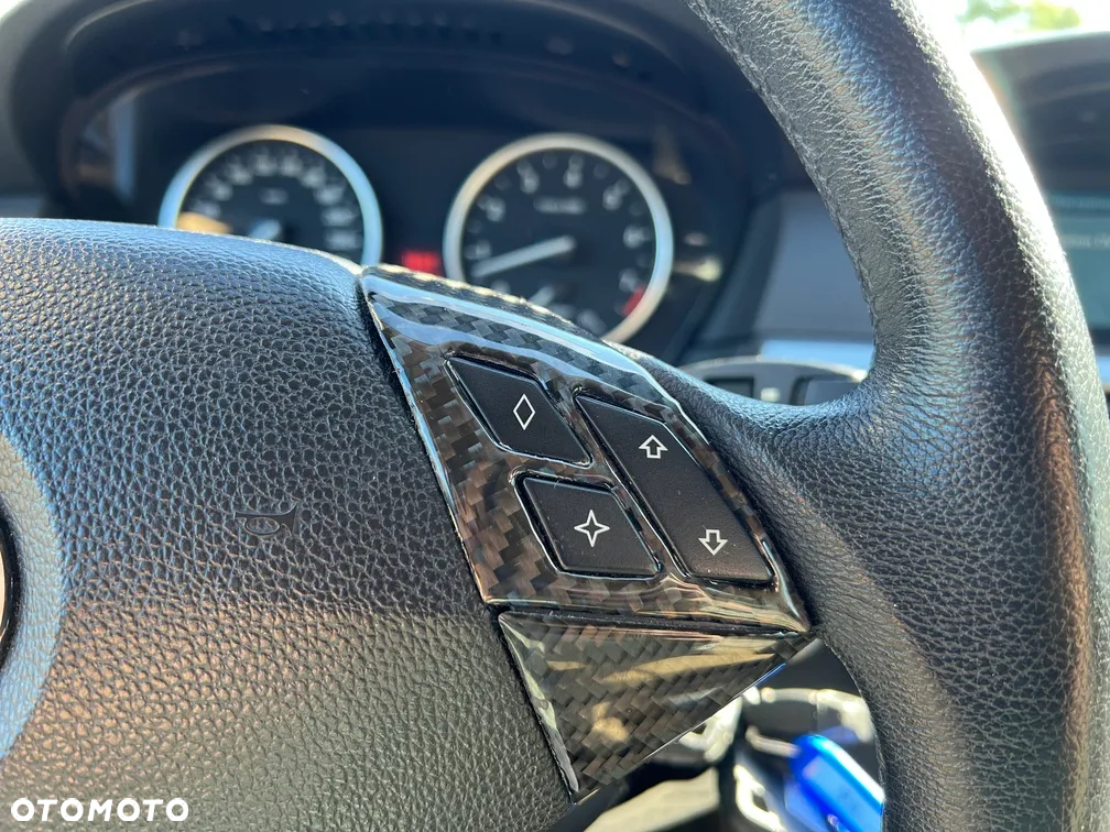 BMW Seria 5 530i Touring - 13