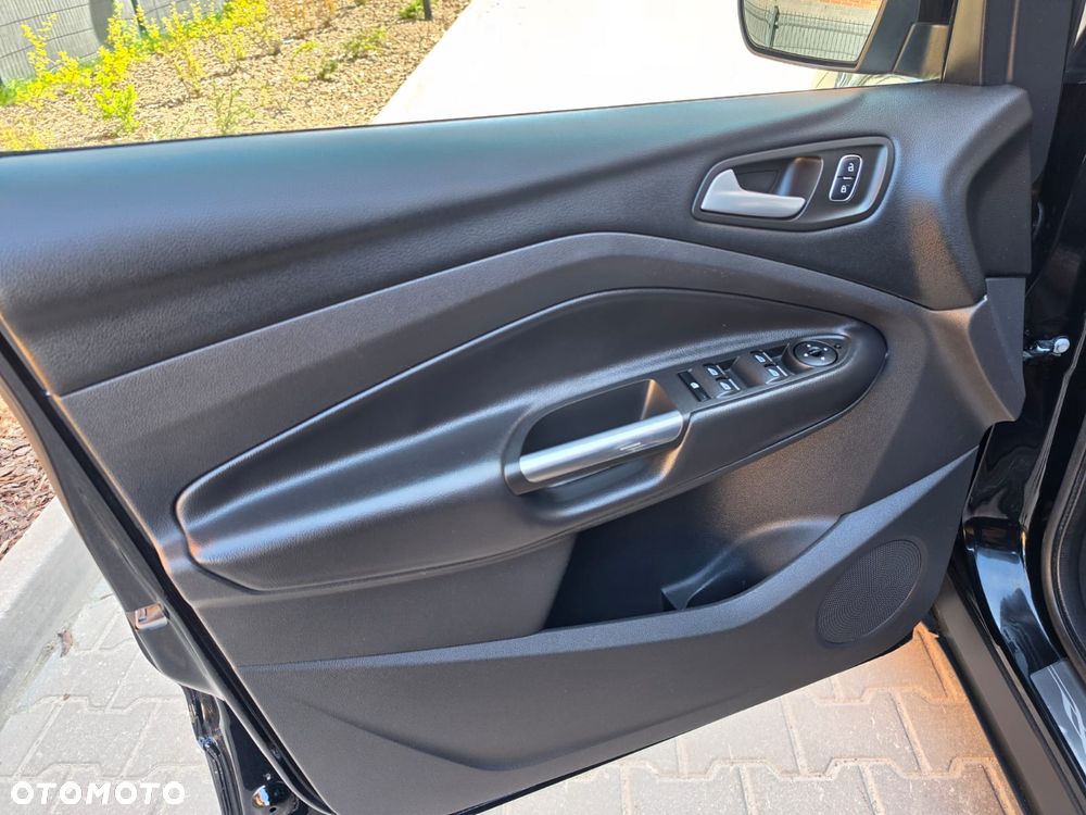 Ford Kuga 2.0 TDCi 4WD Titanium - 27