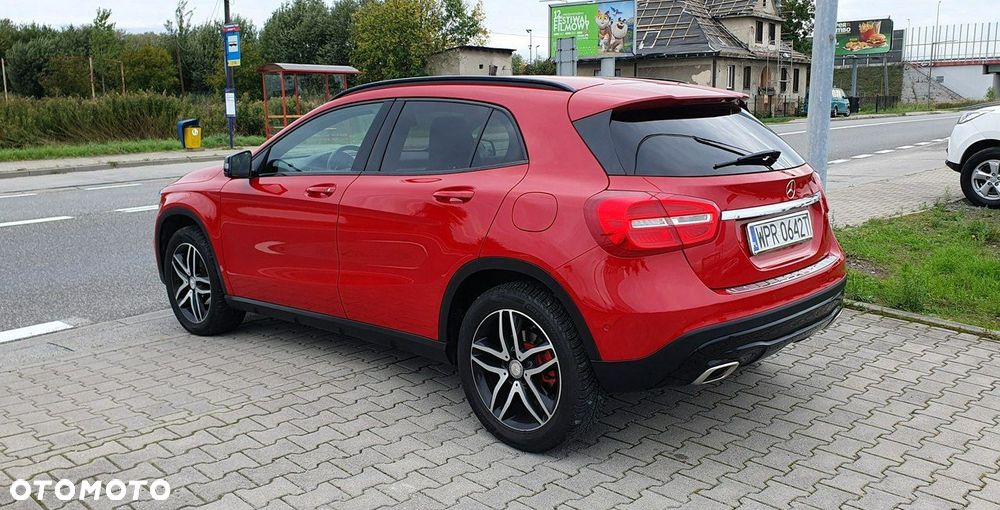 Mercedes-Benz GLA - 4