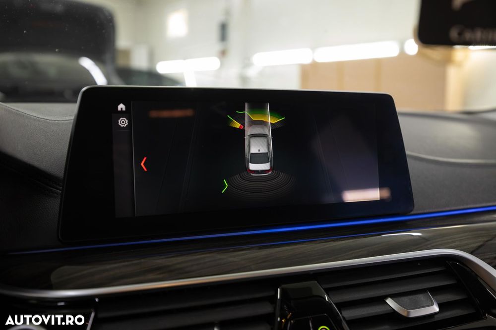 BMW Seria 5 520i AT - 29