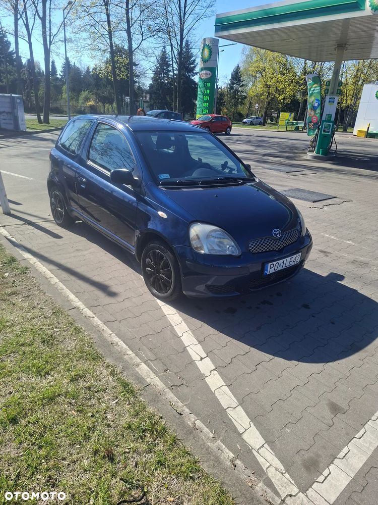 Toyota Yaris 1.0 Base - 1