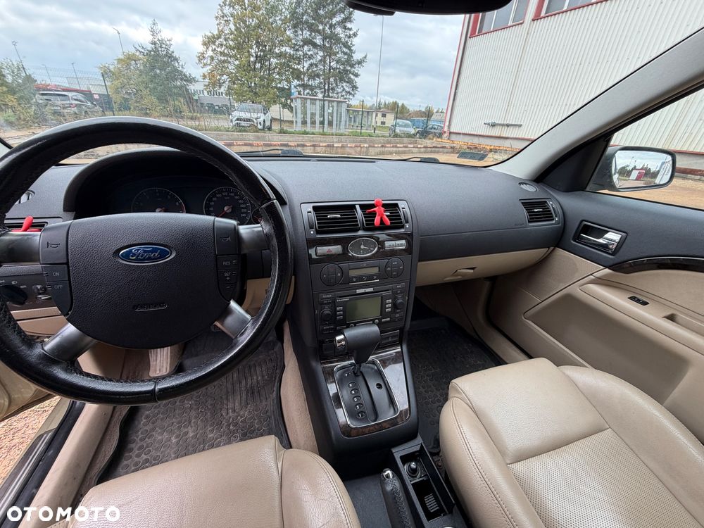 Ford Mondeo - 16