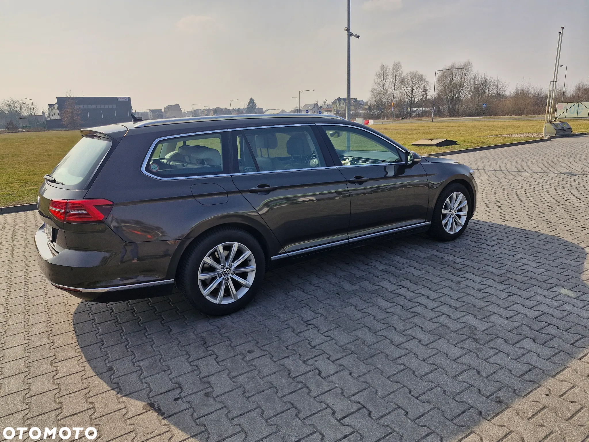 Volkswagen Passat - 8