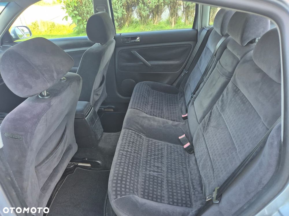 Volkswagen Passat 1.9 TDI Comfortline - 19