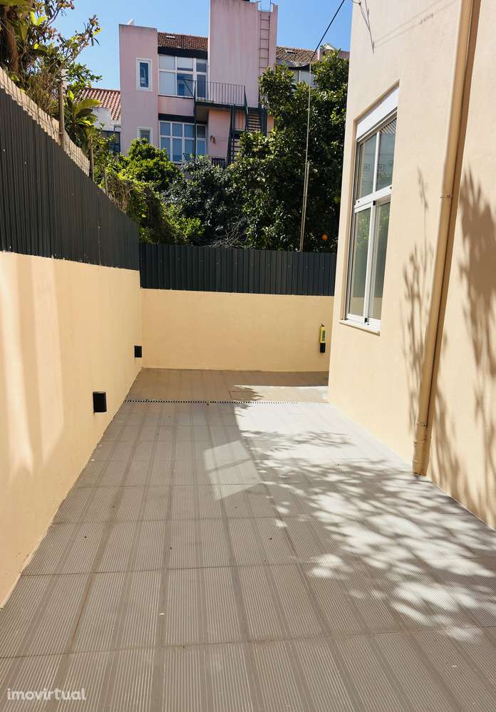 T2 a estrear com um terraço de 30m2 - Grande imagem: 2/15