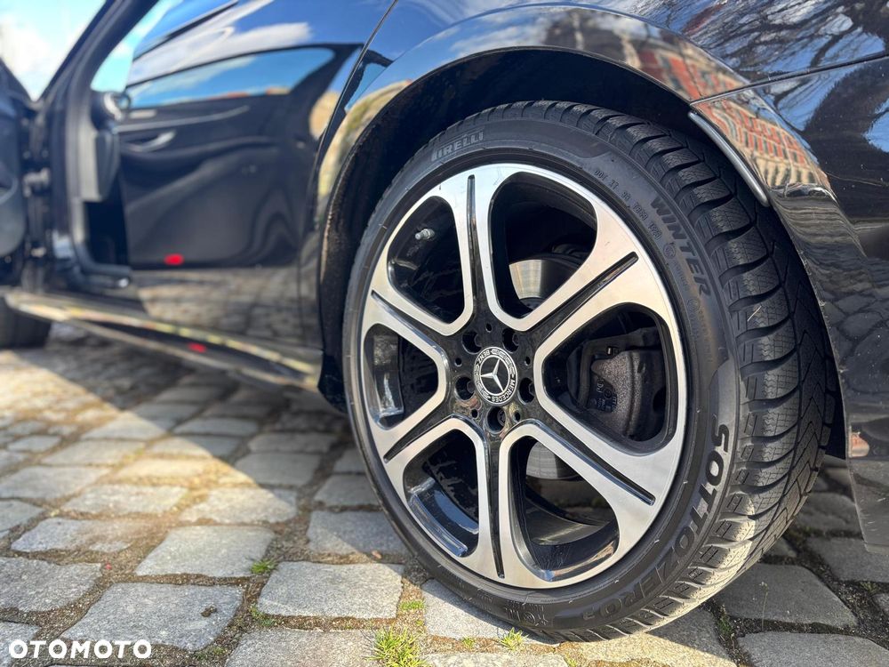 Mercedes-Benz Klasa E 220 d 4-Matic 9G-TRONIC - 25