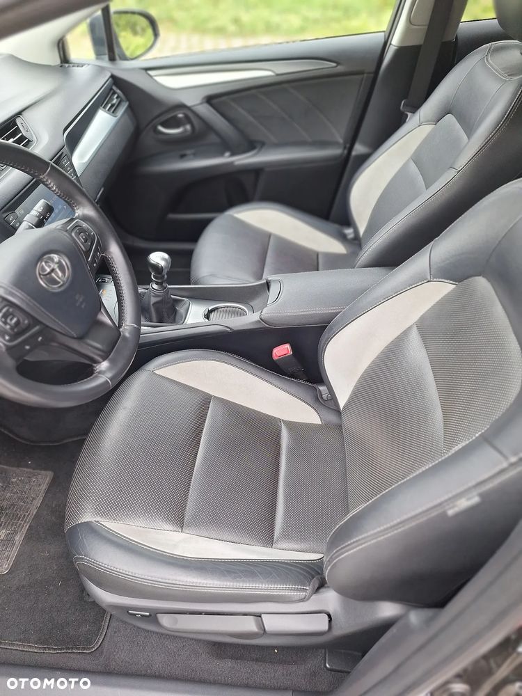 Toyota Avensis - 11