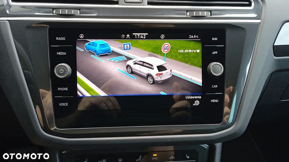 Volkswagen Tiguan 2.0 TDI Elegance DSG - 26
