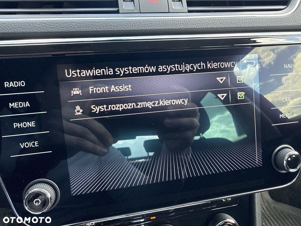 Skoda Superb 1.5 TSI Ambition DSG - 28