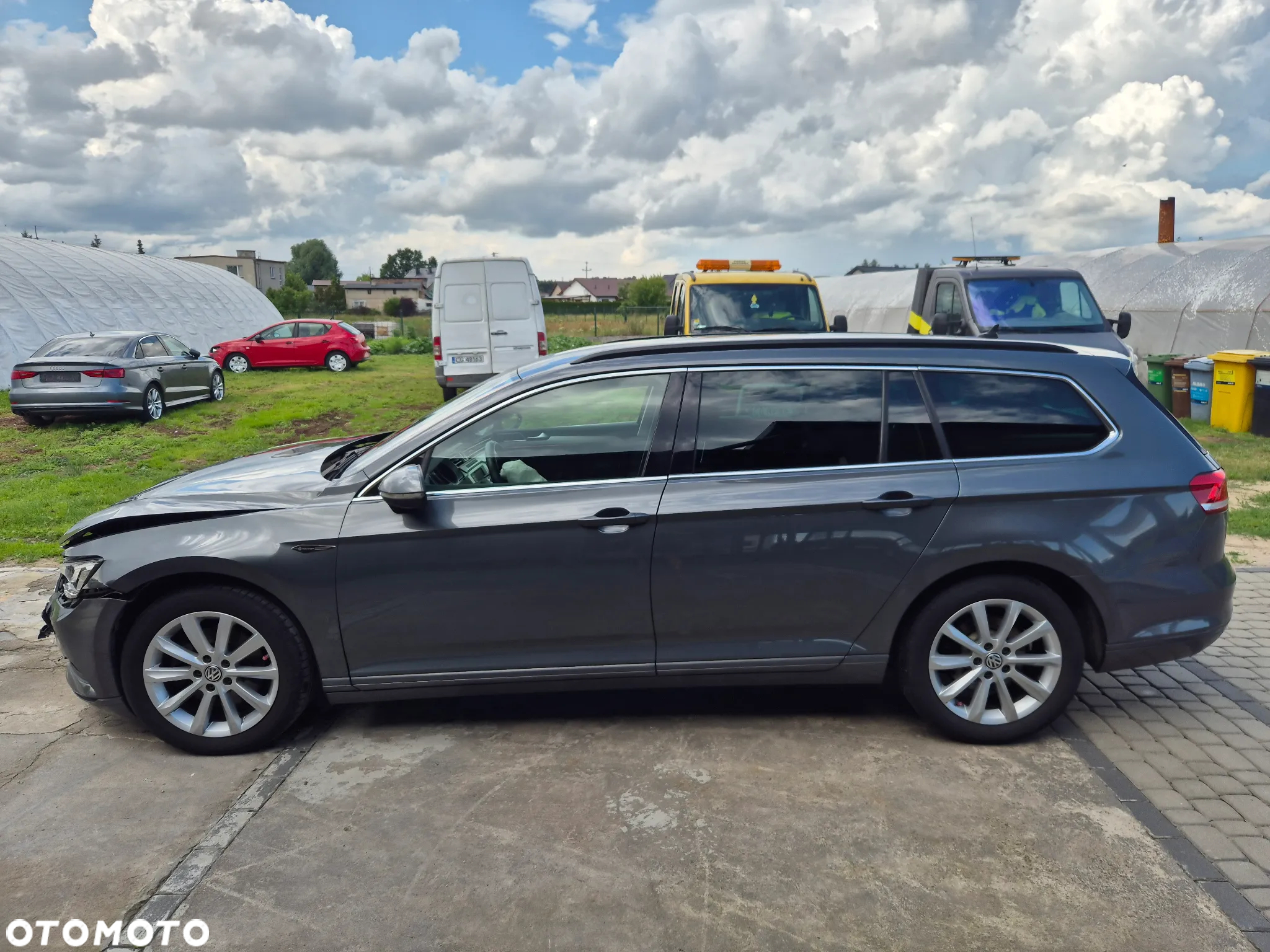 Volkswagen Passat - 12