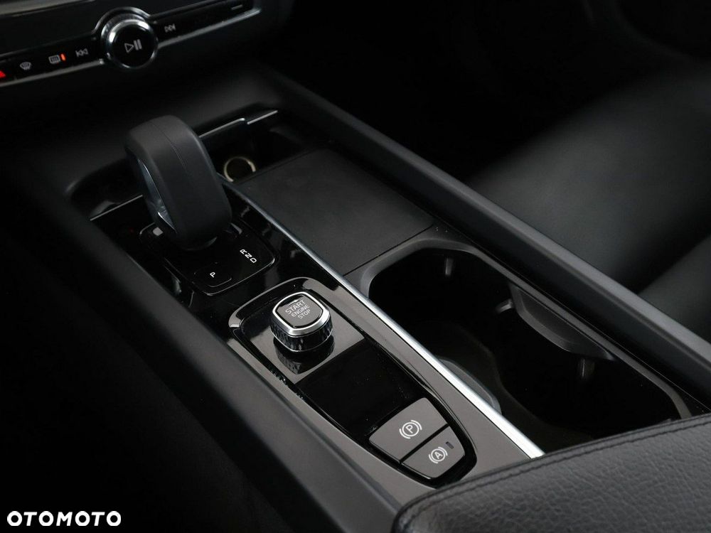 Volvo XC 60 B4 D Geartronic Momentum Pro - 29