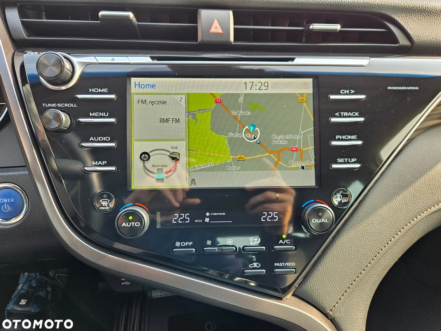 Toyota Camry 2.5 Hybrid Executive CVT - 26