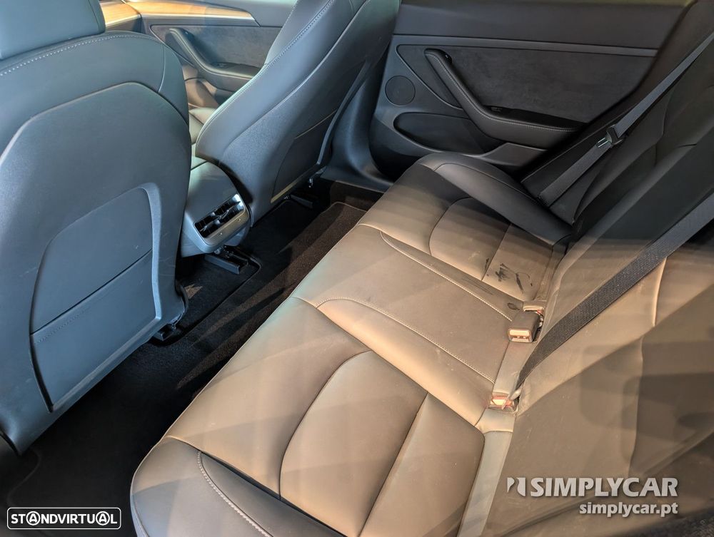 Tesla Model 3 - 7