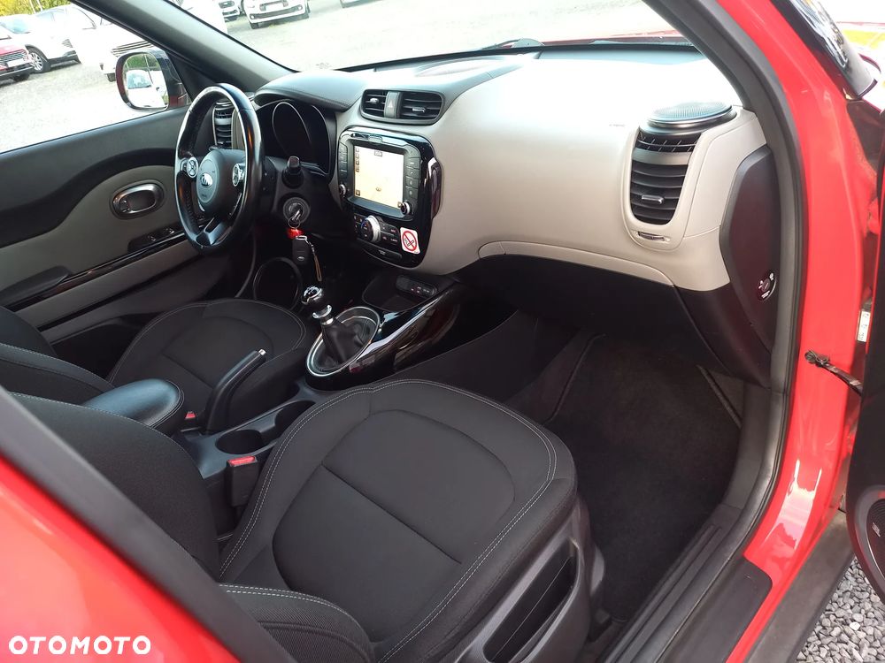 Kia Soul 1.6 CRDI Dream Team Edition - 20