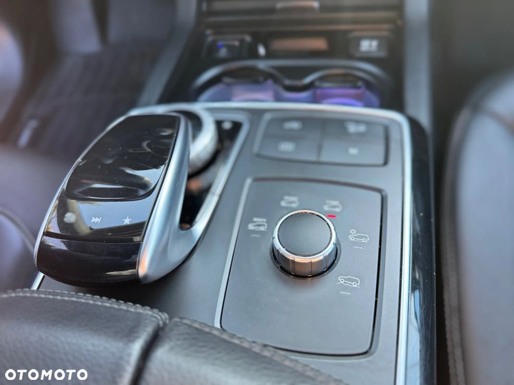 Mercedes-Benz GLS 350 d 4-Matic - 23